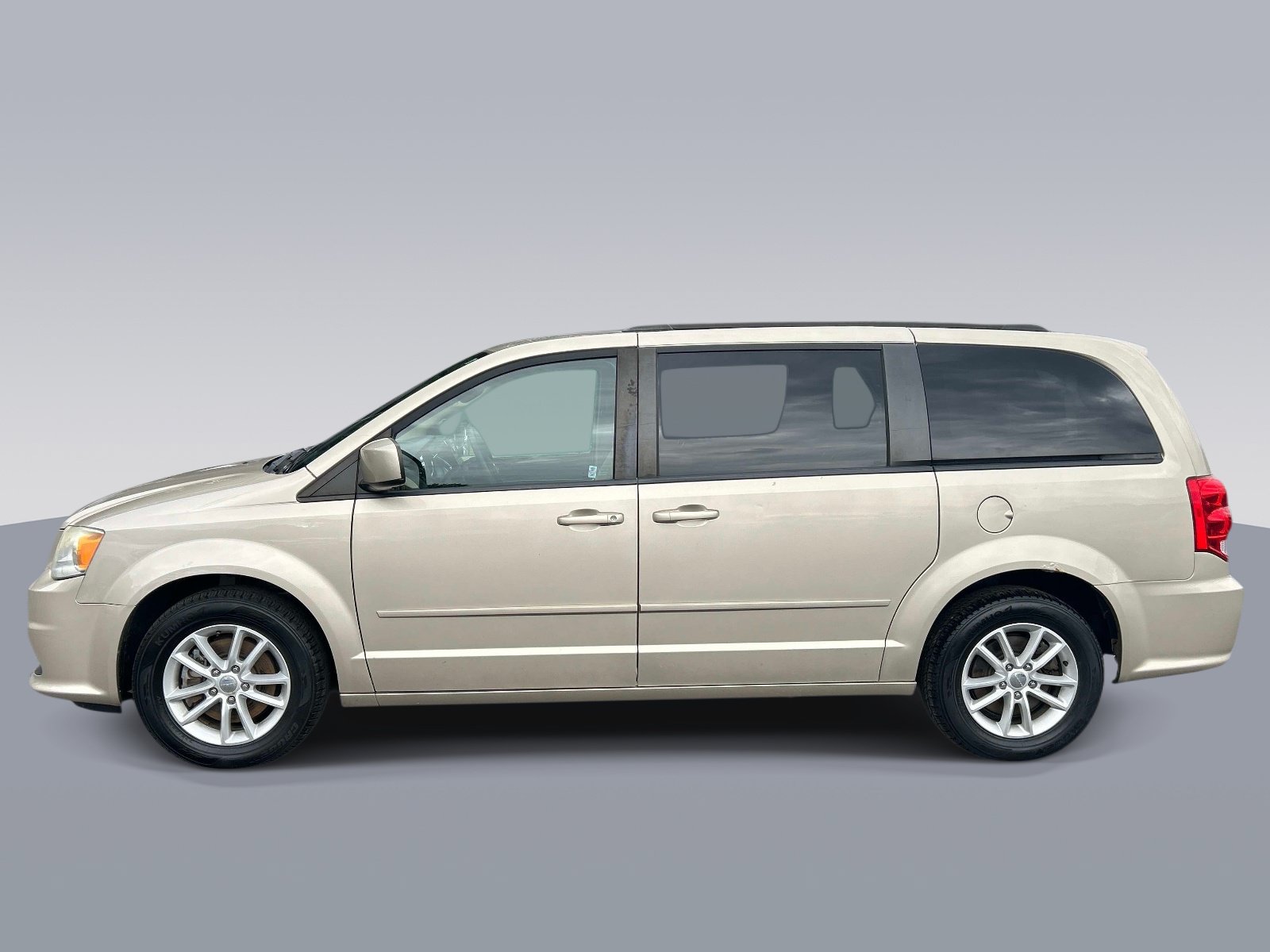 Used 2014 Dodge Grand Caravan SXT FWD image 6