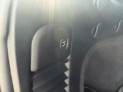 Used 2019 Jeep Grand Cherokee Altitude AWD/4WD image 17