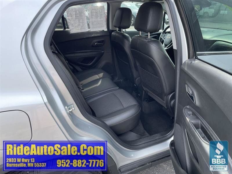 Used 2020 Chevrolet Trax LT w/ LT Convenience Package FWD image 16