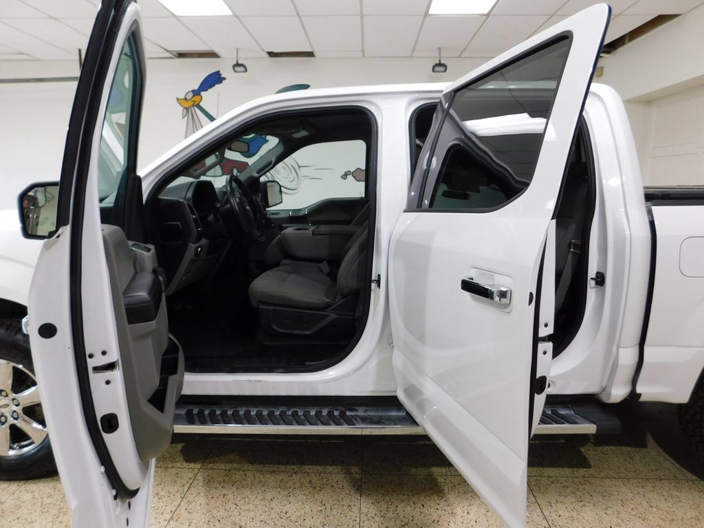 Used 2019 Ford F150 XLT w/ Equipment Group 302A Luxury AWD/4WD image 23