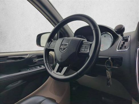 Used 2018 Dodge Grand Caravan SXT FWD image 28