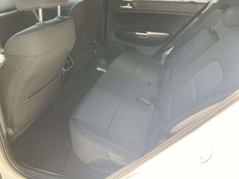 Used 2022 Kia Sportage LX image 15