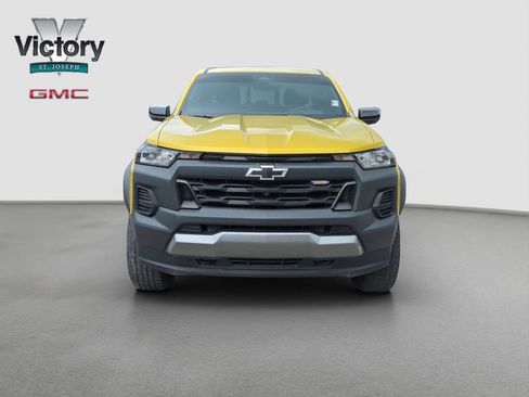 Used 2023 Chevrolet Colorado Trail Boss w/ Technology Package AWD/4WD image 2