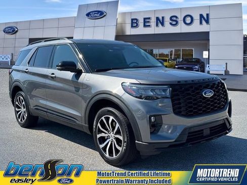 Used 2025 Ford Explorer ST-Line AWD/4WD image 1