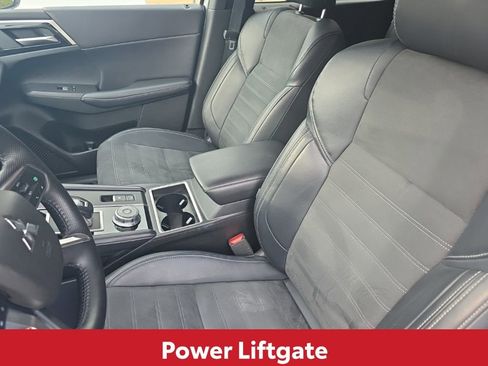 Used 2024 Mitsubishi Outlander SE image 15