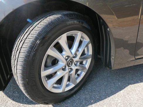 Used 2016 MAZDA MAZDA3 i Sport w/ Preferred Equipment Package FWD image 29
