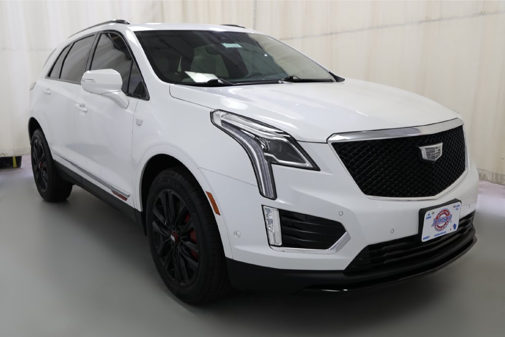 Used 2025 Cadillac XT5 Sportv w/ LPO, Red Accent Package AWD/4WD image 17