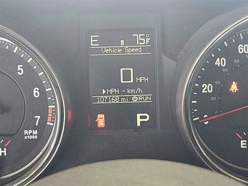 Used 2011 Jeep Grand Cherokee Laredo image 7