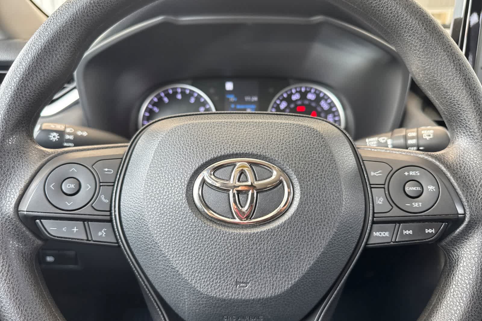 Used 2022 Toyota RAV4 XLE AWD/4WD image 24