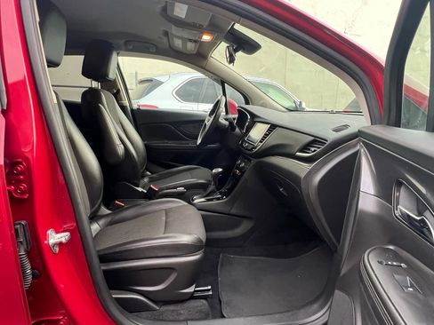 Used 2019 Buick Encore Sport Touring image 31