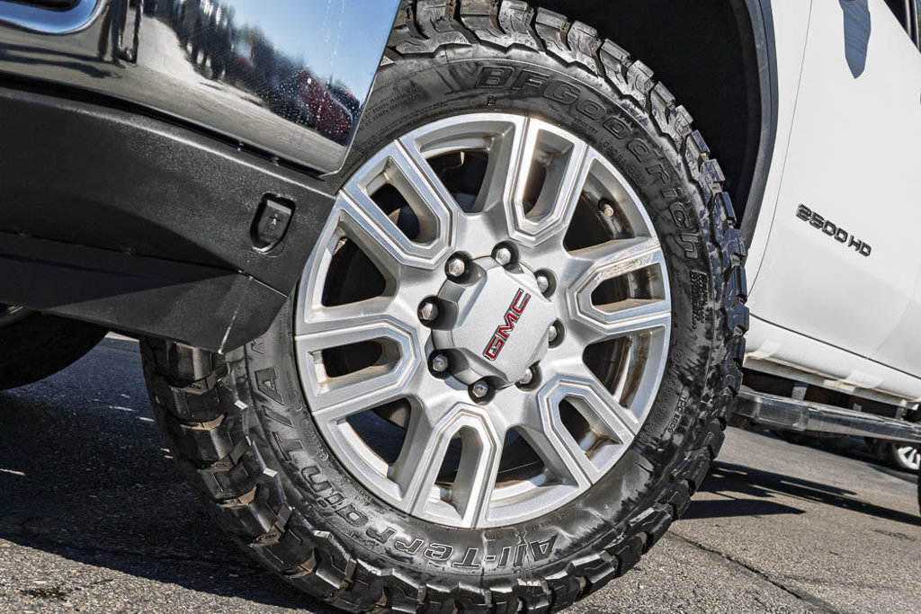 Used 2023 GMC Sierra 2500 SLT w/ SLT Premium Package AWD/4WD image 15