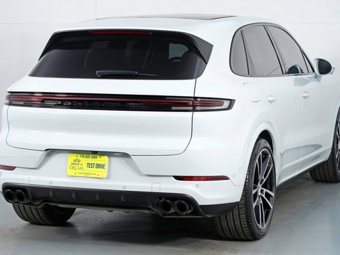 Used 2024 Porsche Cayenne S w/ Premium Package Plus image 53