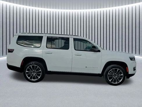 Certified 2024 Jeep Wagoneer Series III w/ Premium Group I AWD/4WD image 5