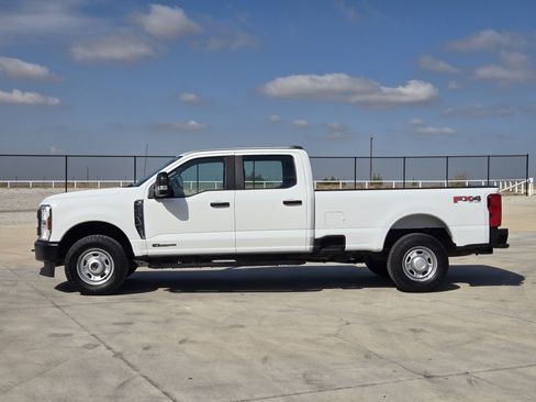 Used 2024 Ford F350 XL w/ FX4 Off-Road Package AWD/4WD image 5