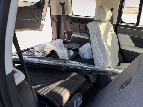 New 2026 Hyundai Santa Fe Calligraphy AWD/4WD image 18