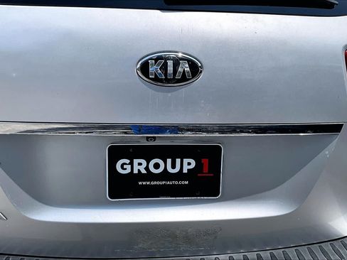 Used 2016 Kia Sedona LX w/ LX Convenience Package FWD image 33
