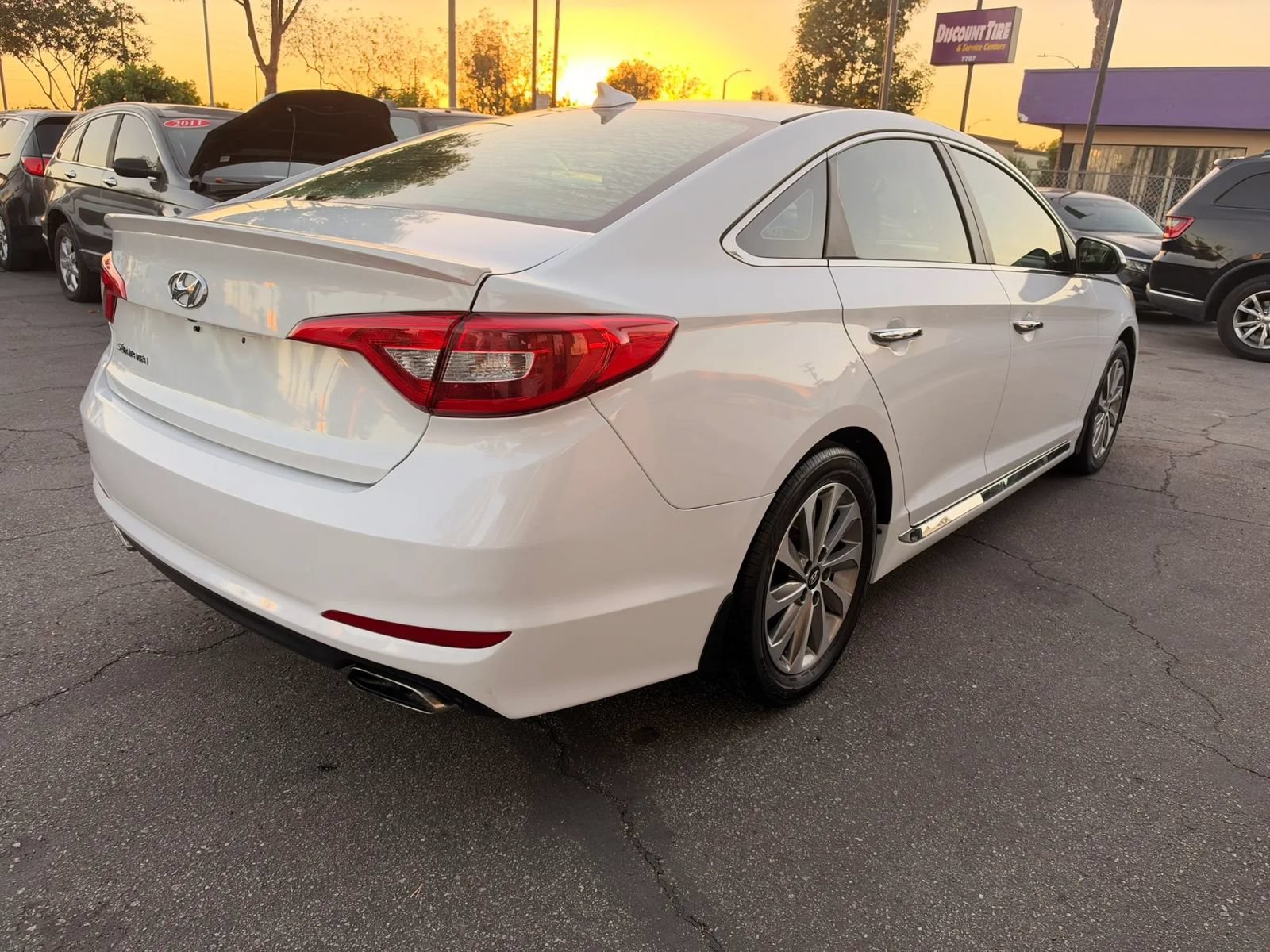 Used 2017 Hyundai Sonata Sport w/ Value Edition Package 02 FWD image 5