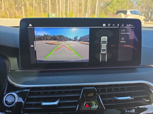 Used 2023 BMW 530i xDrive w/ Premium Package image 27