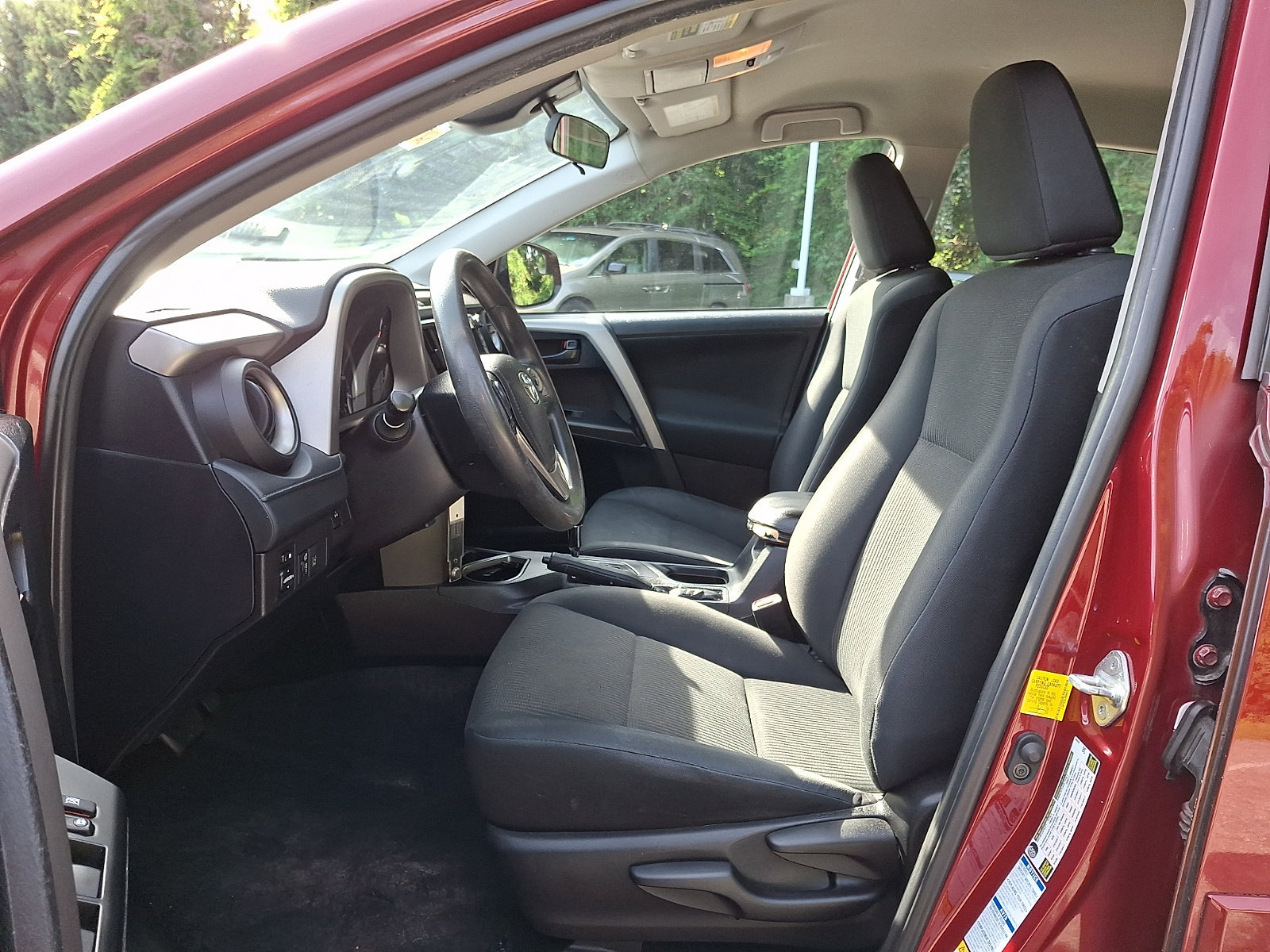 Used 2018 Toyota RAV4 LE w/ All Weather Liner Package AWD/4WD image 14
