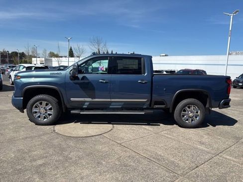 New 2026 Chevrolet Silverado 3500 High Country w/ High Country Premium Package AWD/4WD image 5