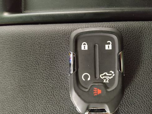 Used 2022 GMC Sierra 1500 Elevation image 32