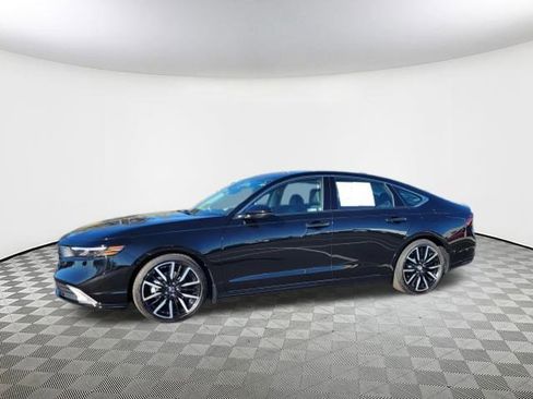 Used 2024 Honda Accord Touring image 4