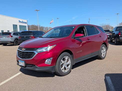 Used 2018 Chevrolet Equinox LT AWD/4WD image 2