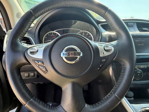 Used 2019 Nissan Sentra SR FWD image 13