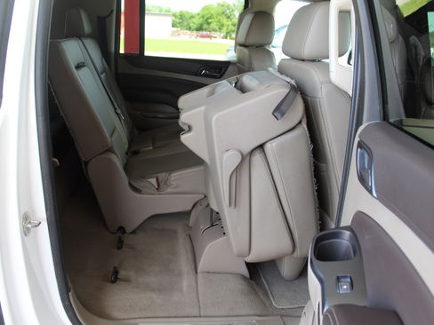 Used 2019 Chevrolet Suburban LT AWD/4WD image 22