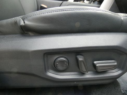 Used 2025 Toyota Tundra Limited image 30