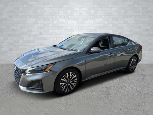 Used 2023 Nissan Altima 2.5 SV image 9