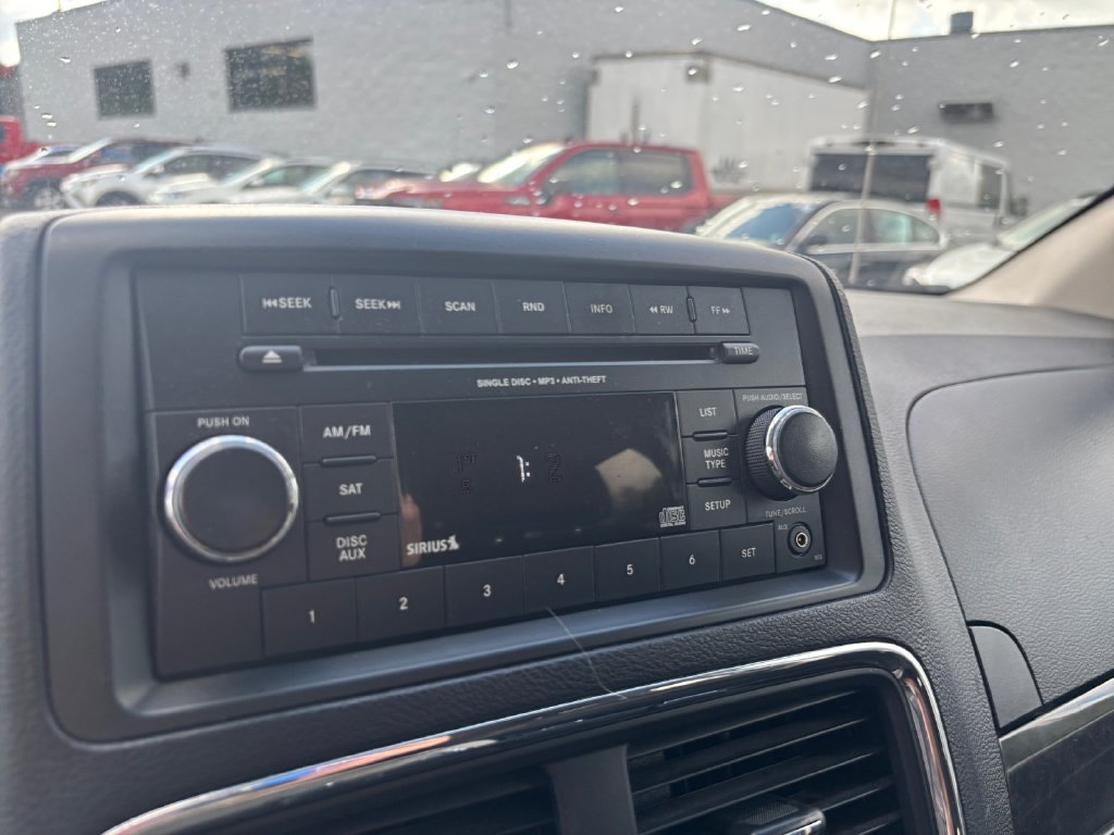 Used 2016 Dodge Grand Caravan SXT FWD image 20