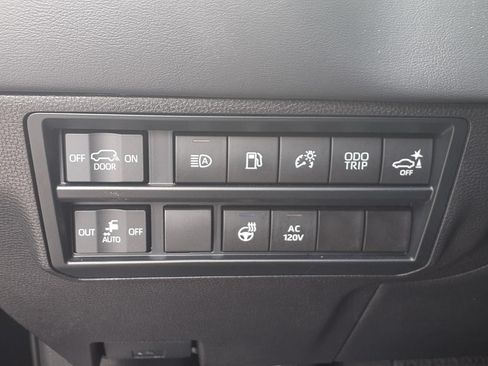Used 2024 Toyota Sequoia Platinum AWD/4WD image 10