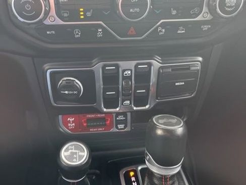 Used 2021 Jeep Wrangler Unlimited Rubicon image 25