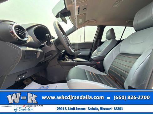 Used 2024 Nissan Kicks SR w/ SR Premium Package FWD image 18