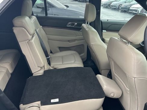 Used 2018 Ford Explorer Limited w/ Equipment Group 301A image 10
