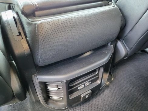 Used 2020 RAM 1500 Laramie AWD/4WD image 25