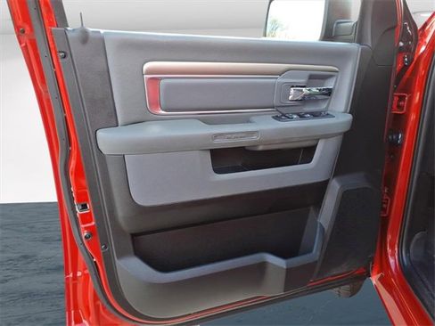 Used 2019 RAM 1500 Classic SLT image 24