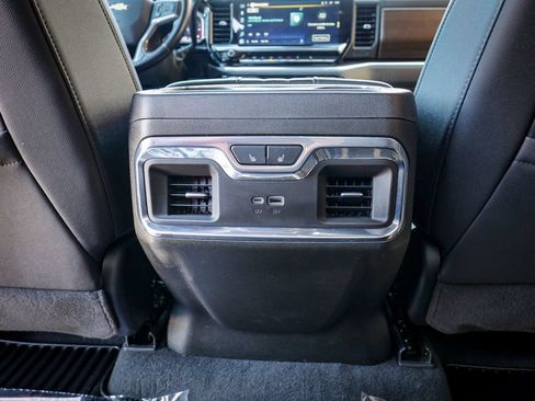 Used 2025 Chevrolet Silverado 2500 High Country w/ High Country Premium Package AWD/4WD image 33