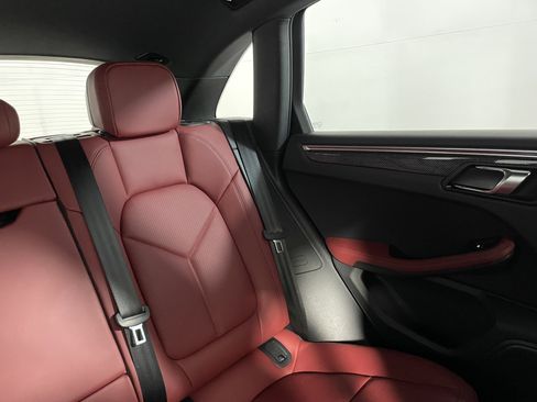 Certified 2024 Porsche Macan GTS image 17