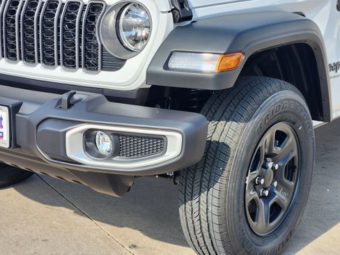 New 2026 Jeep Gladiator Sport image 9