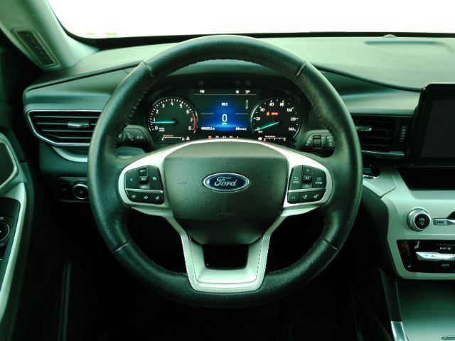 Used 2023 Ford Explorer XLT w/ Equipment Group 202A AWD/4WD image 31