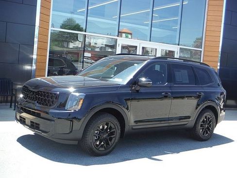 Used 2025 Kia Telluride AWD image 1