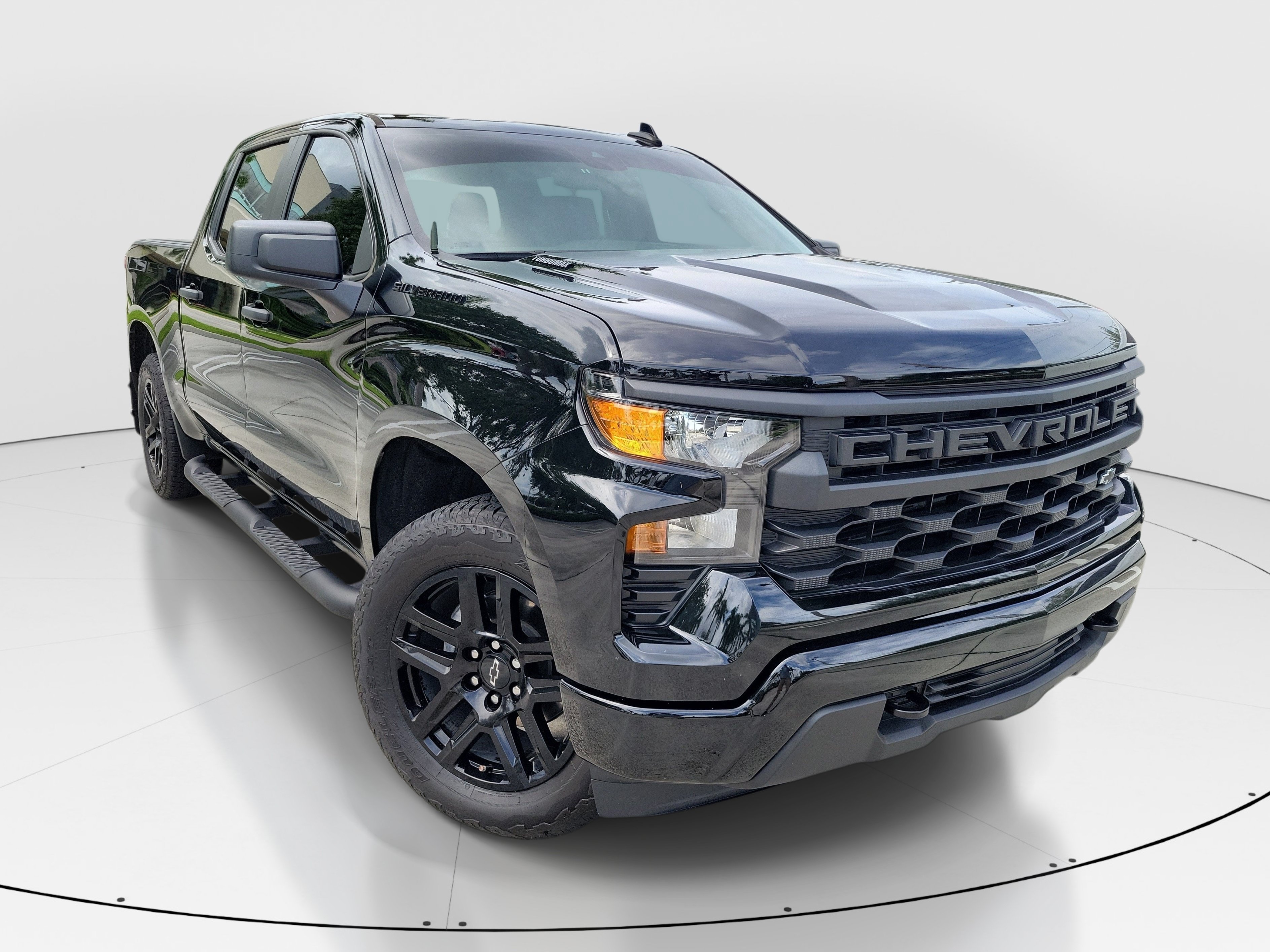Used 2025 Chevrolet Silverado 1500 Custom w/ Turbomax Blackout Package RWD image 2