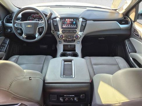 Used 2017 Chevrolet Suburban LT w/ Luxury Package RWD image 18