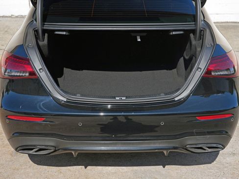 Used 2021 Mercedes-Benz E 350 Sedan w/ Premium Package image 9