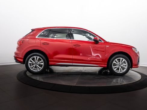 Used 2025 Audi Q3 2.0T Premium Plus w/ Premium Plus Package AWD/4WD image 3