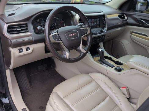 Used 2018 GMC Acadia Denali w/ Technology Package AWD/4WD image 10