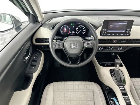 Used 2023 Honda HR-V LX image 10