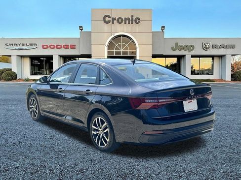 Used 2025 Volkswagen Jetta SE FWD image 5